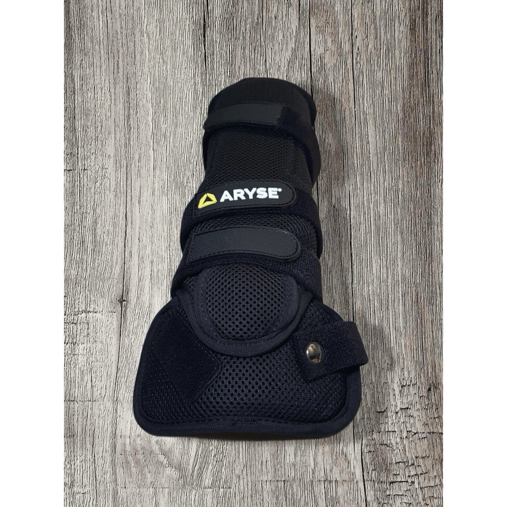 Aryse AY-3916 Universal Metforce Wrist Brace L3915/L3916 New in Package
